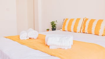 2 habitaciones, escritorio, tabla de planchar con plancha y wifi