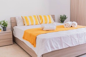 2 habitaciones, escritorio, tabla de planchar con plancha y wifi 