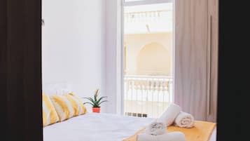 2 slaapkamers, een bureau, een strijkplank/strijkijzer, wifi