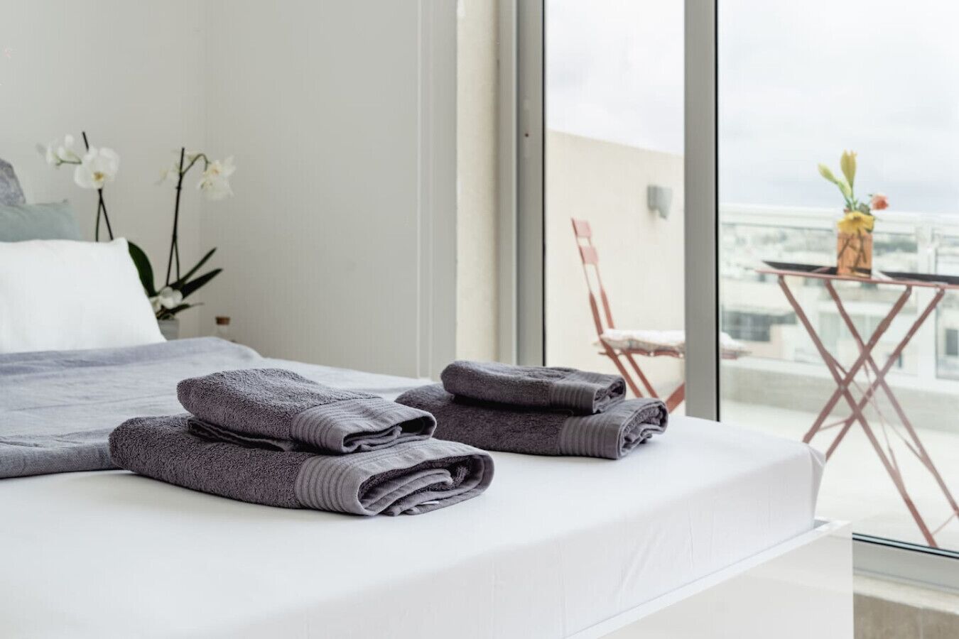 1 bedroom, desk, iron/ironing board, WiFi