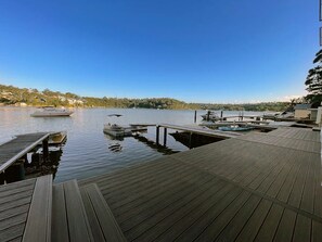 Marina - River House, Amazing views and direct river access (Oatley)