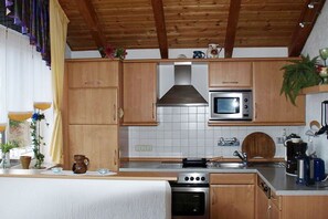 Micro-ondes, four, plaque de cuisson, lave-vaisselle
