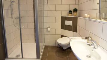 Shower, towels