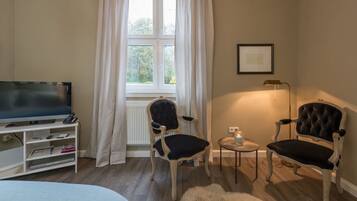 Smart-TV, DVD-Player, Stereoanlage