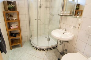 Shower, towels - Amazing apartment in Hage (Hage)