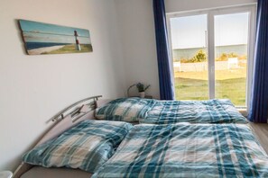 2 bedrooms, iron/ironing board, free WiFi