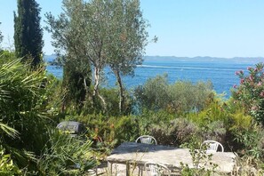 Outdoor dining - Charming apartment in Vodice (Zdrelac)