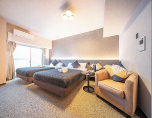 Deluxe Quadruple Room | Blackout curtains, soundproofing, iron/ironing board, free WiFi - Apartment Hotel 11 Shinsaibashi II (Osaka)