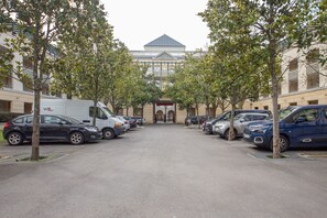 Property grounds - Disneyland / Paris / Piscine (Serris)