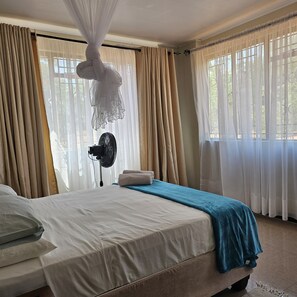 3 bedrooms, desk, iron/ironing board, travel cot
