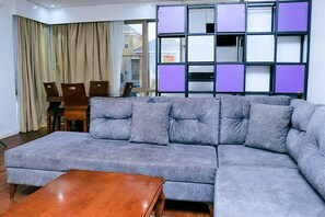 Executive Suite | Living area