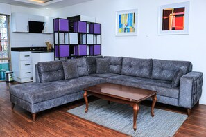 Executive Suite | Living area