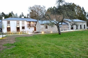 Front of property - Finca La Cuevona de Guitiriz (Guitiriz)