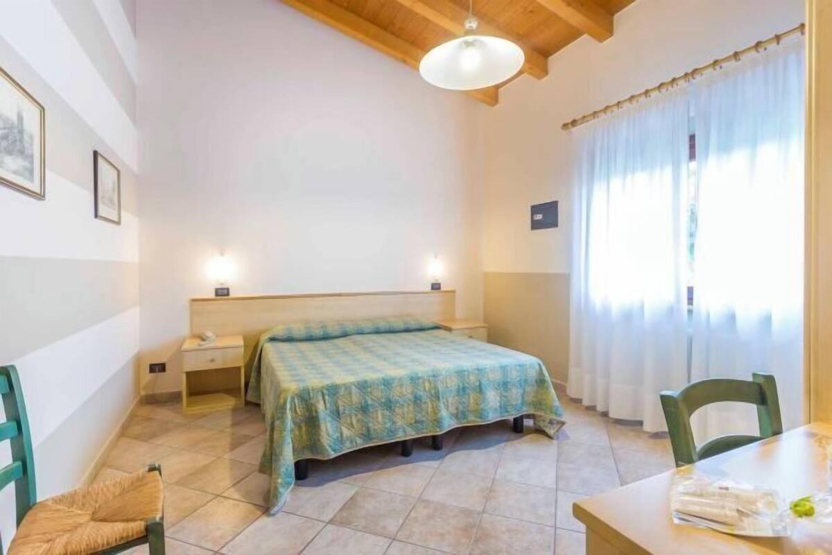 2 bedrooms, in-room safe, free WiFi, bed sheets