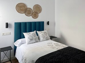 2 bedrooms, iron/ironing board, travel cot, WiFi