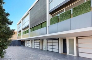 Exterior - Modern townhouse in Waverley (Waverley)