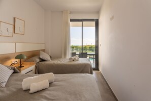 2 chambres, fer et planche à repasser, lit de bébé portatif, Wi-Fi