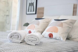 3 habitaciones, tabla de planchar con plancha, cuna de viaje y wifi 