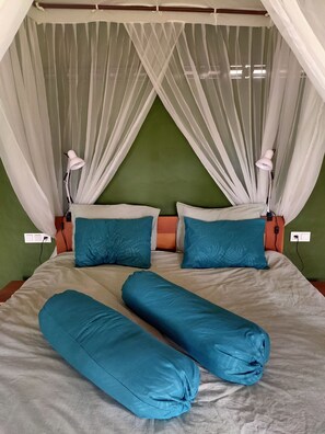 Luxury Cottage, 1 Bedroom, Non Smoking | Premium bedding, pillow-top beds, minibar, individually decorated