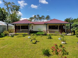 Front of property - ilasan cottage (Tomohon)
