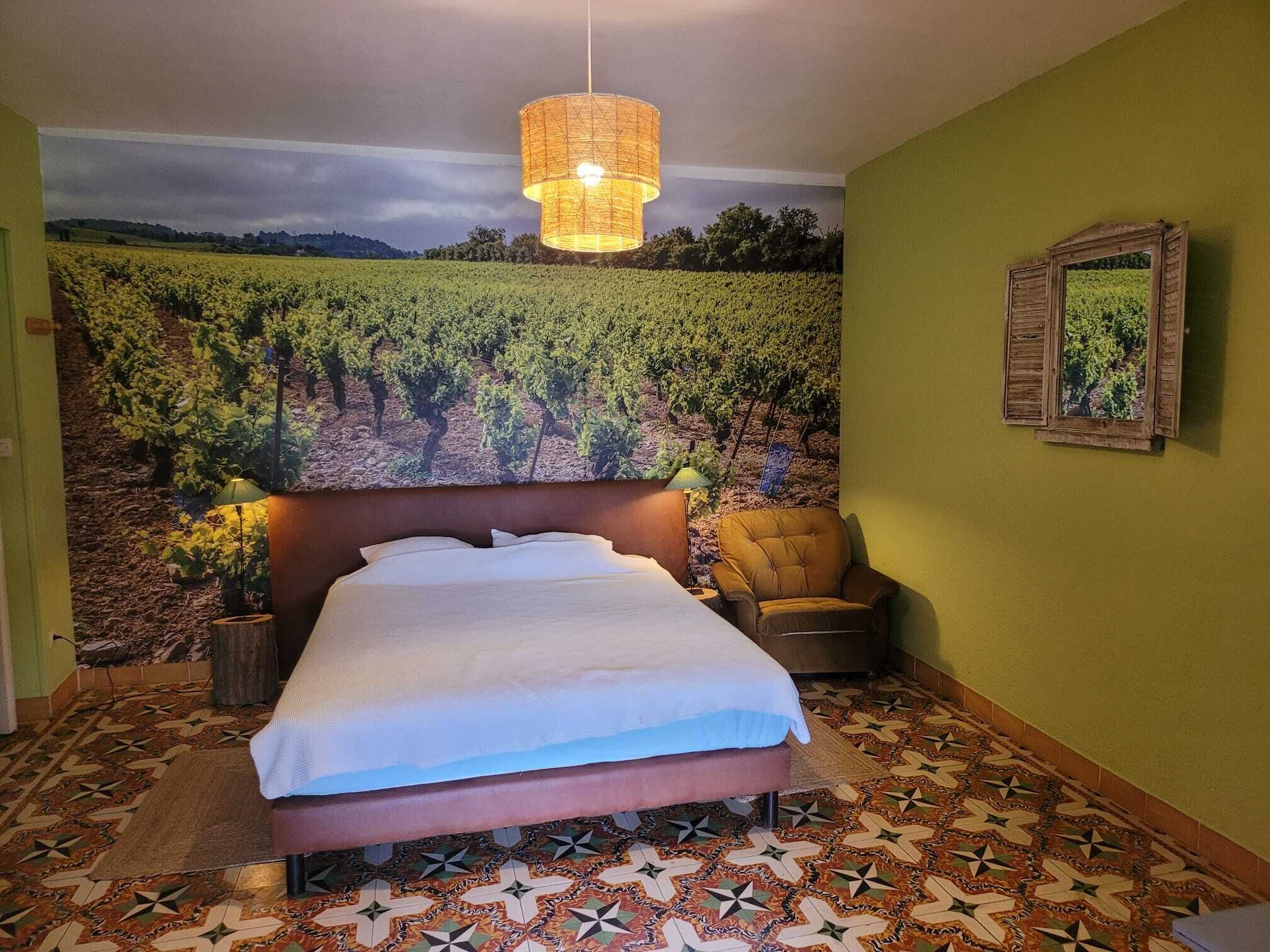 8 slaapkamers, een strijkplank/strijkijzer, wifi, beddengoed