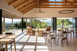 Restaurant - Crags Country Lodge (The Crags)