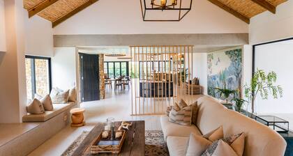 Crags Country Lodge