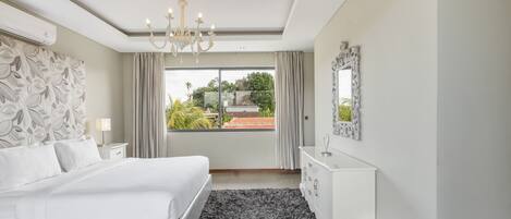 エクスクルーシブ ヴィラ | 4 室のベッドルーム、セーフティボックス (室内)、デスク、ノートパソコン用作業スペース