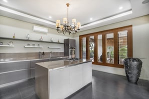 Vila exclusiva | Cozinha privada | Geladeira, micro-ondas, cooktop, torradeira