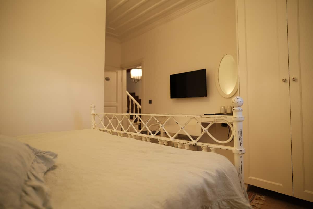 Standard Room | Laptop workspace, free WiFi