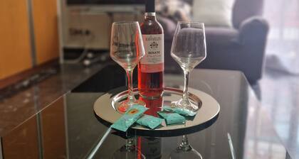 Luna apartment with free parking.