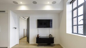 Unclassified image, 2 of 25, button - Charming Kentish Town Retreat (London)