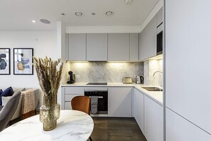 Private kitchen - Charming Kentish Town Retreat (London)