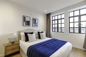 1 bedroom, iron/ironing board, bed sheets - Charming Kentish Town Retreat (London)