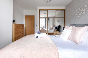 Room - Rosy and Cosy West London Apartment (London)