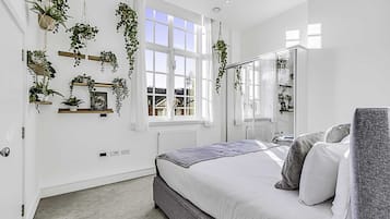 Basic Apartment | 2 bedrooms, iron/ironing board, bed sheets