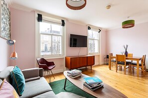 Apartment | Living room - Chic Gunter Grove Flat - London Retreat (London)