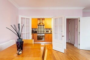 Private kitchen - Chic Gunter Grove Flat - London Retreat (London)