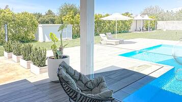 Suite with Private Pool | 1 bedroom, in-room safe, soundproofing, free WiFi