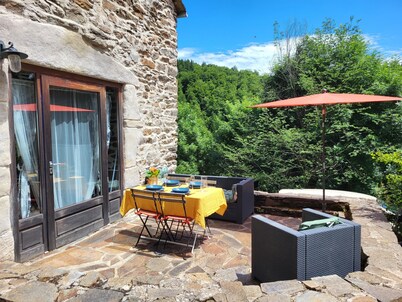 Maison de Vacances Face au Mont Lozère au Milieu des Bois