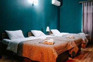 Comfort Triple Room | Premium bedding, desk, laptop workspace, iron/ironing board - Hotel Darchi (Tbilisi)