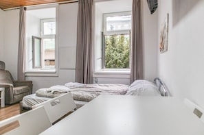 1 camera, Wi-Fi, lenzuola