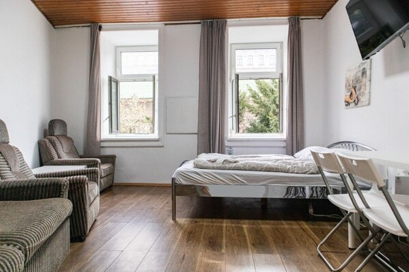 1 bedroom, WiFi, bed sheets