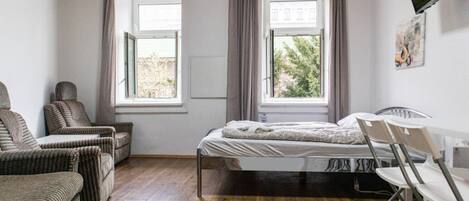 1 habitación, wifi y ropa de cama