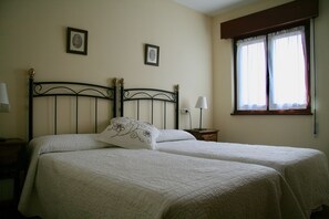 Traditioneel appartement | Individueel gedecoreerd, individueel gemeubileerd, een laptopwerkplek