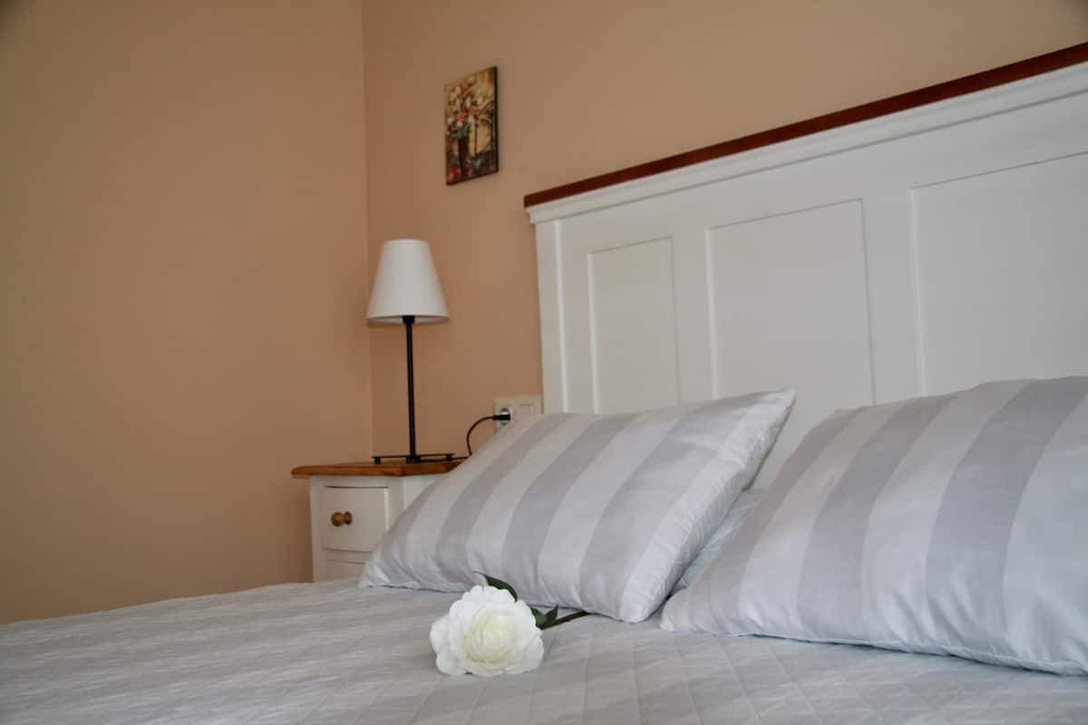 Apartamento 7 | Laptop workspace, blackout drapes, iron/ironing board, cribs (surcharge)