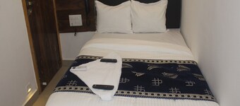 Tanvi Guest House