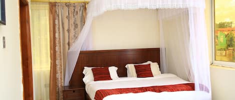 Chambre Double Deluxe pour 1 personne | Bureau, espace de travail pour ordinateur portable, rideaux occultants