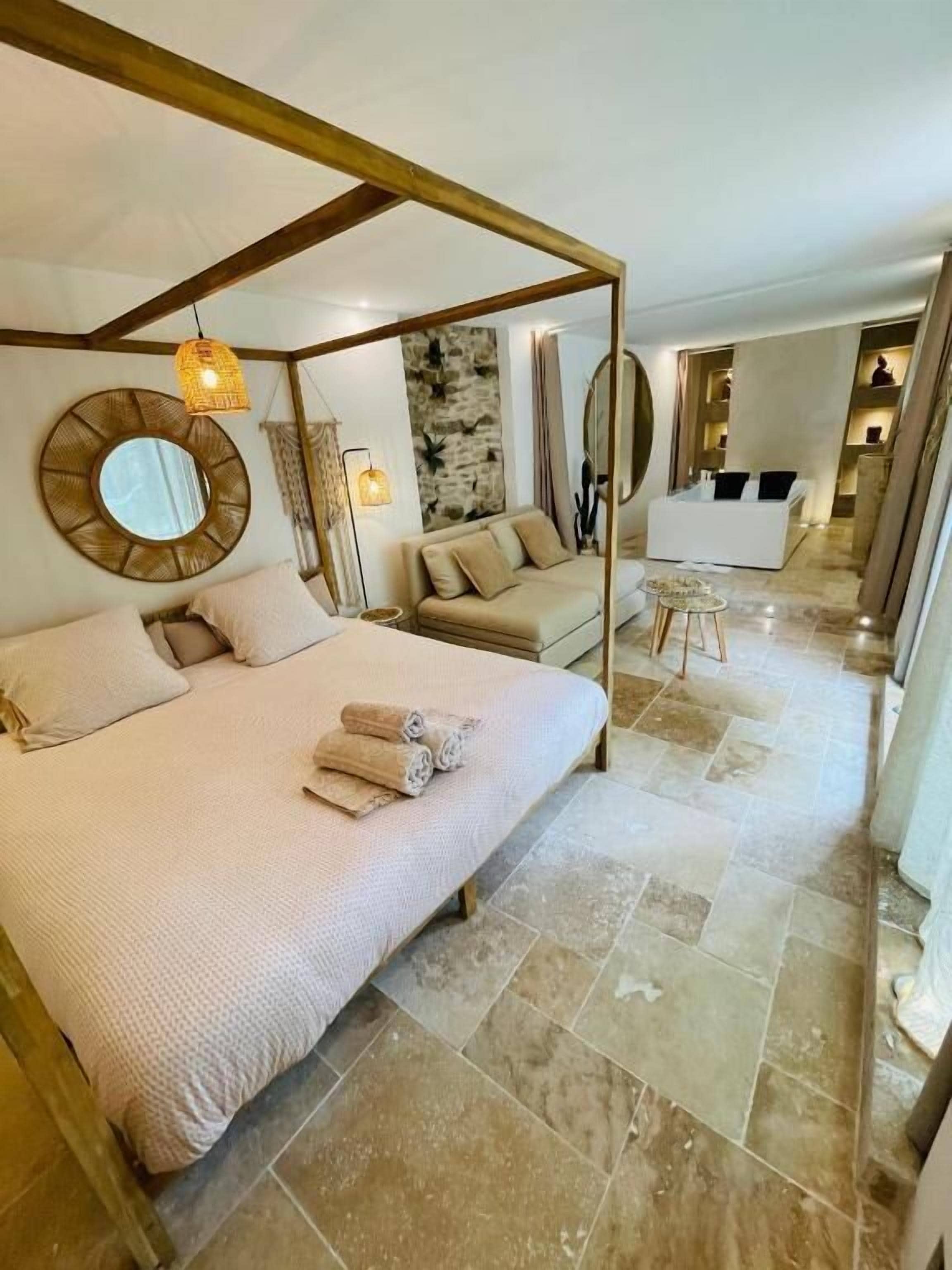 Décoration personnalisée, Wi-Fi gratuit, draps fournis