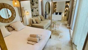 Suite prestige XL, baignoire à jets | Individually decorated, free WiFi, bed sheets